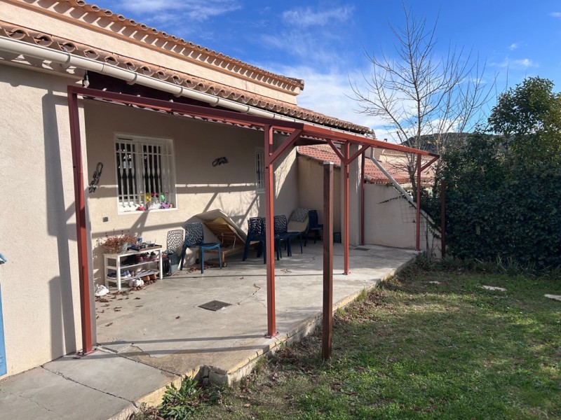 Pergola en acier couleur cuivré sur mesure à Éguilles