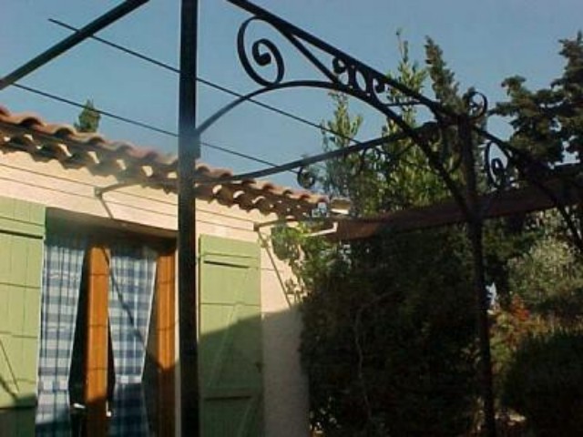 pergola carry le rouet en acier 