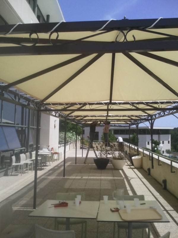 ABRIS DE TERRASSE DEMONTABLE RESTAURANT MARSEILLE
