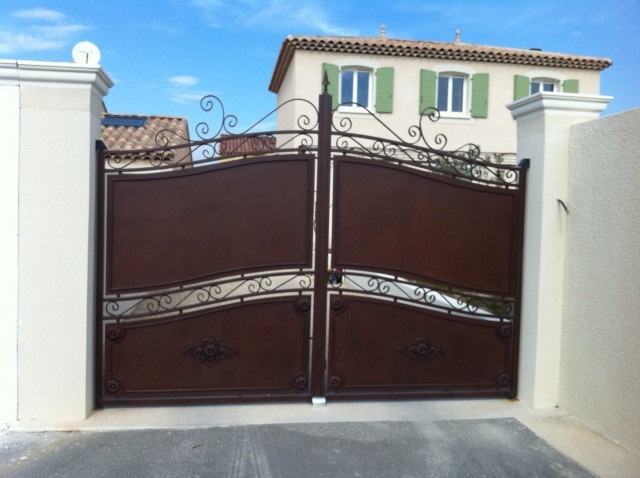 Portail tolé à Chateauneuf les Martigues